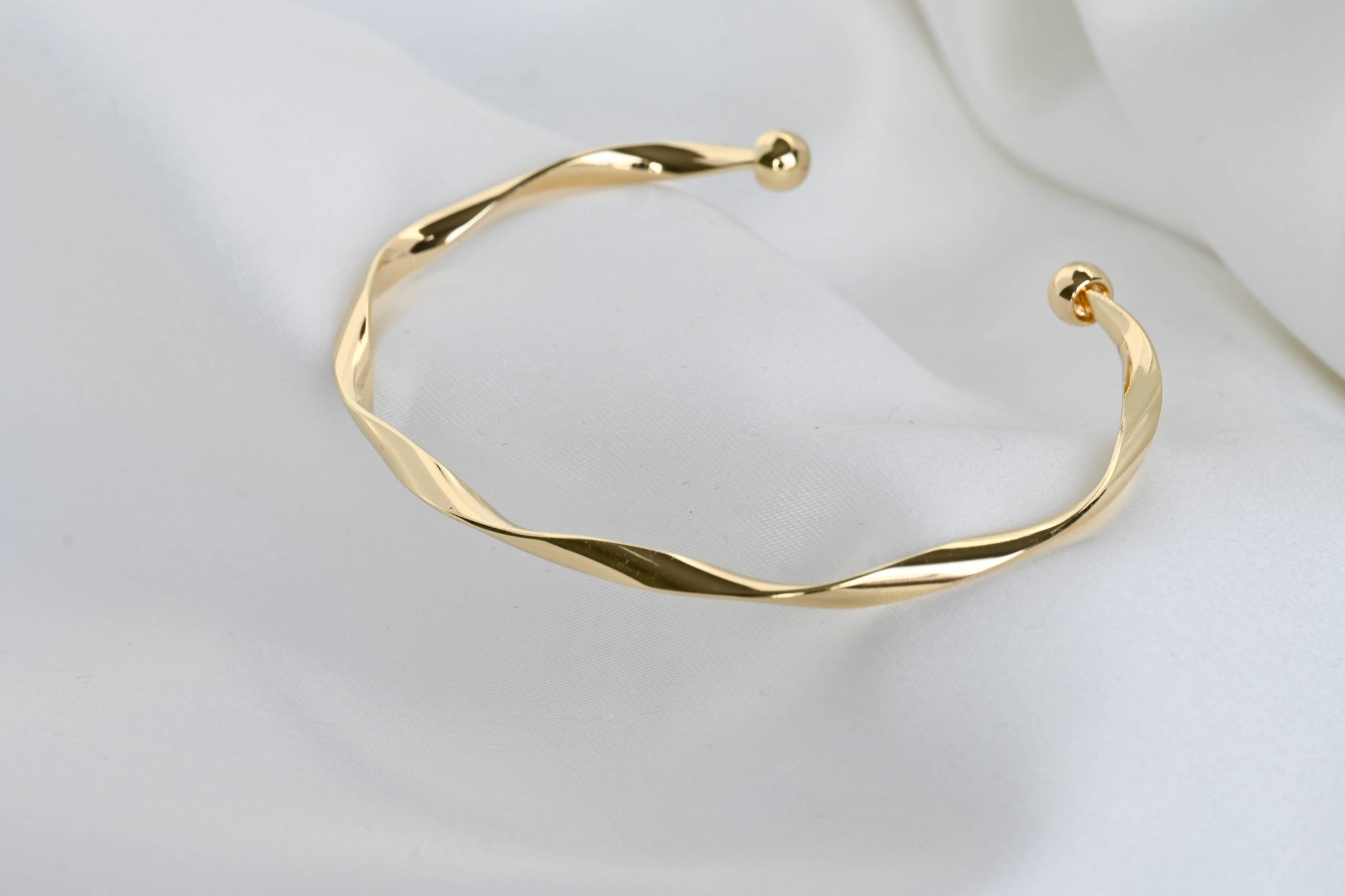 Twisted Golden Cuff