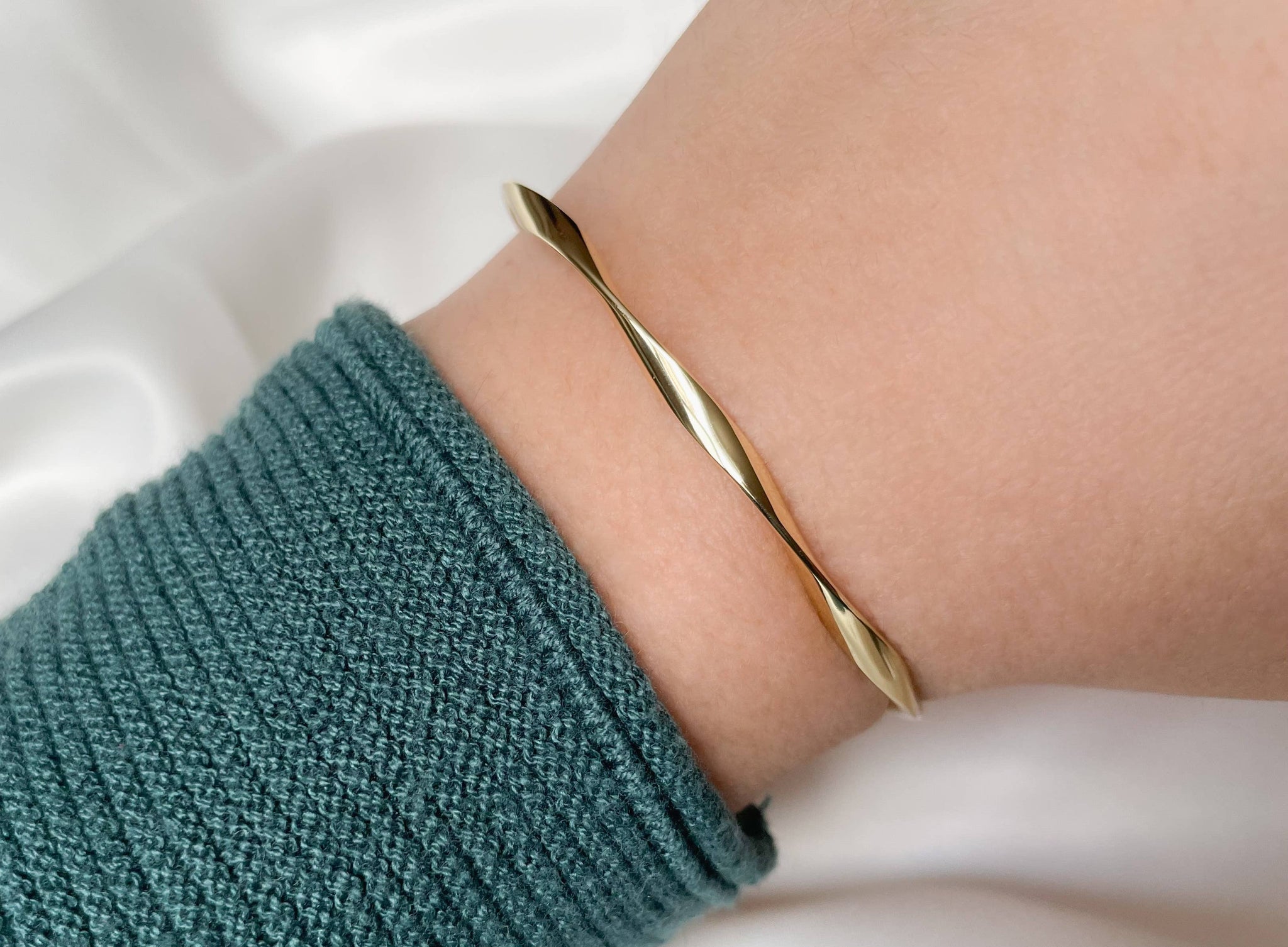 Twisted Golden Cuff